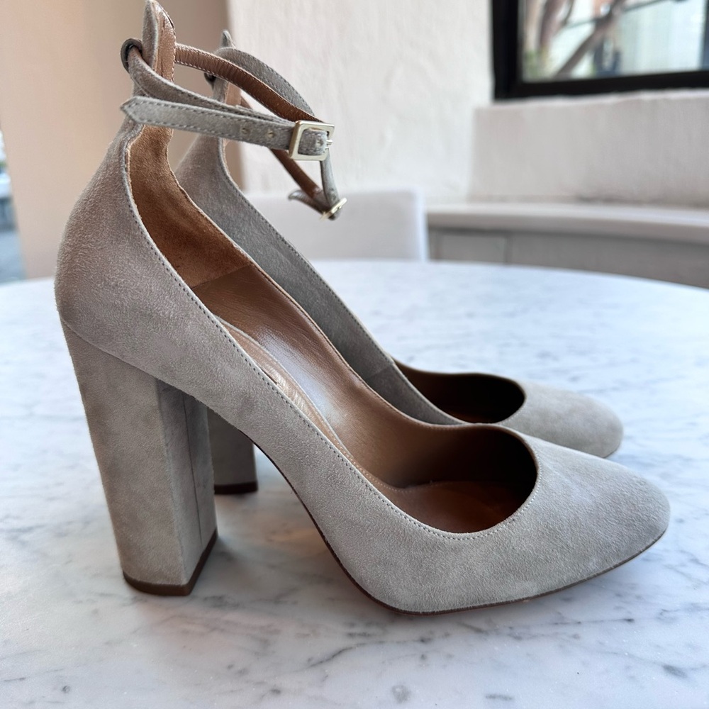 Aquazurra grey suede block heel
